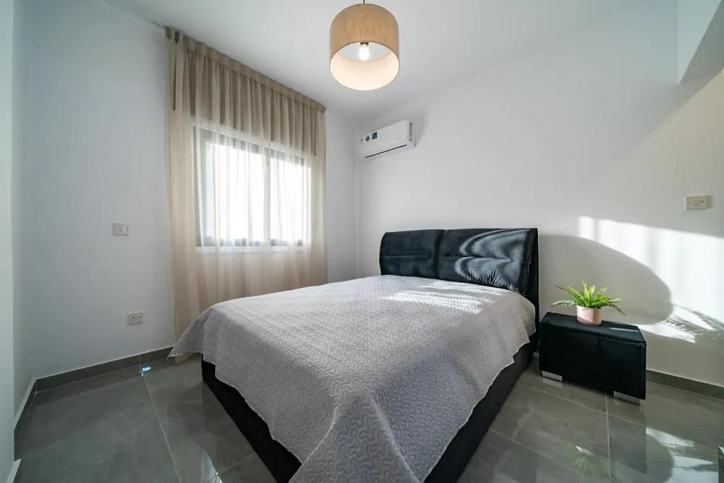 Stavri De'Lux Apartment Larnaca
