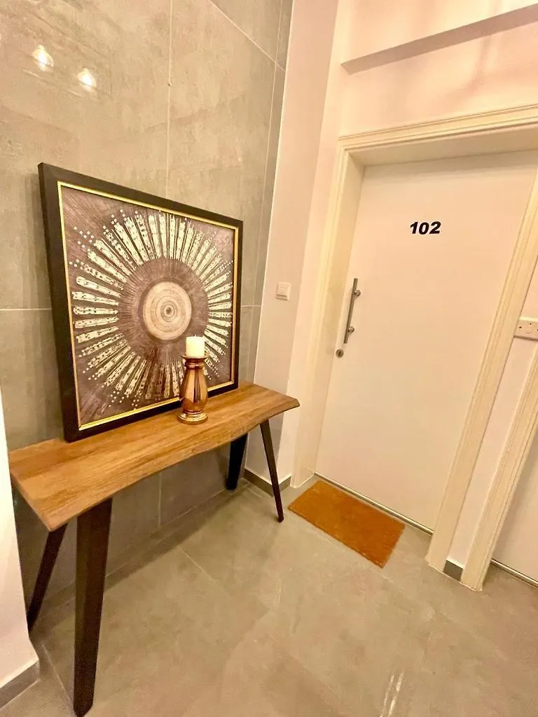 Stavri De'Lux Apartment Larnaca